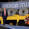Tổng thống Mỹ Donald Trump thăm một nhà máy của Tập đoàn thép Irvin Works ở West Mifflin, bang Pennsylvania, Mỹ ngày 30/5/2025. (Ảnh: Reuters/TTXVN)
