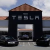 Đại lý của Tesla ở California, Mỹ. (Ảnh: THX/TTXVN)