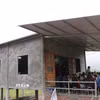 Những ngôi nhà kịp hoàn thiện trước Tết Nguyên đán Bính Ngọ, giúp người dân có thêm nhiều niềm vui với bữa cơm đầm ấm. (Ảnh: Đinh Thùy/TTXVN)