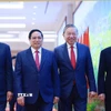 Thủ tướng Phạm Minh Chính đón Tổng Bí thư Tô Lâm; Chủ tịch nước Lương Cường; Chủ tịch Quốc hội Trần Thanh Mẫn đến dự hội nghị. (Ảnh: Dương Giang/TTXVN)
