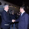 Bộ trưởng Bộ Công Thương Nguyễn Hồng Diên đón Thủ tướng Kyrgyzstan Adylbek Kasymaliev tại Sân bay quốc tế Nội Bài. (Ảnh: An Đăng/TTXVN)