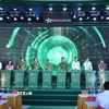 Các đại biểu thực hiện nghi Lễ khởi công xây dựng nhà ở cho lực lượng Công an nhân dân tại phường Thanh Liệt, thành phố Hà Nội. (Ảnh: Phạm Kiên/TTXVN)