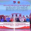 Bà Nguyễn Thị Thanh, Ủy viên Ban Chấp hành Trung ương Đảng, Phó Chủ tịch Quốc hội cùng các đại biểu thực hiện nghi thức phát động cuộc thi. (Ảnh: Minh Đức/TTXVN)