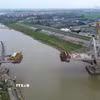 Cầu đường bộ sông Đuống được thi công với công nghệ kỹ thuật cao đúc hẫng và kéo cáp hai bên. (Ảnh: Quốc Khánh/TTXVN)