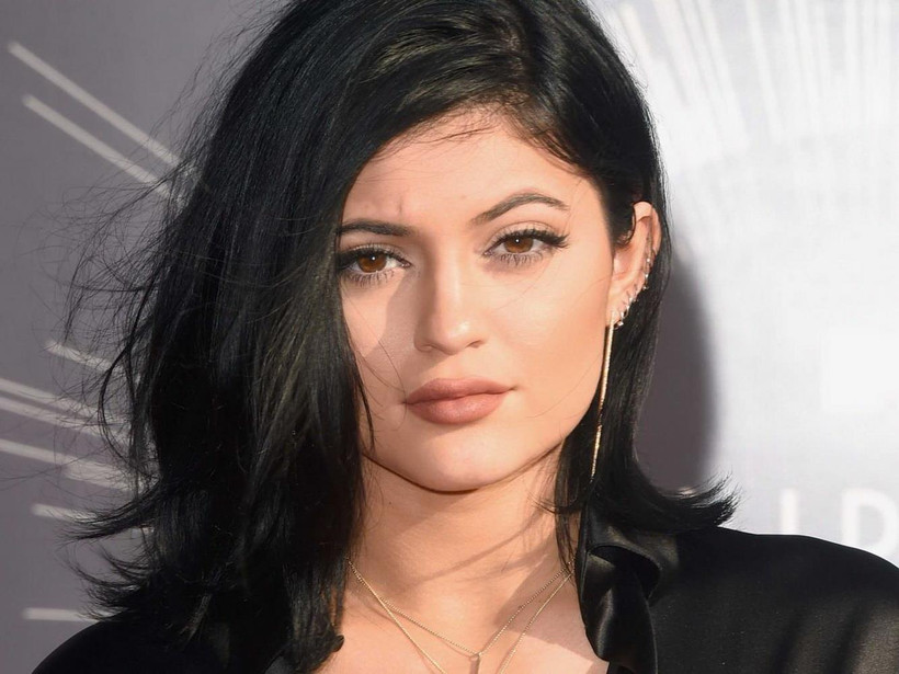 Kylie Jenner, tỷ phú tự thân vượt mốc tài sản 1 tỷ USD trẻ tuổi nhất thế giới.