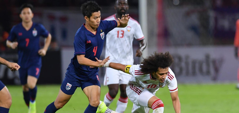 Thái Lan (áo xanh) đánh bại UAE. (Nguồn: AFC)