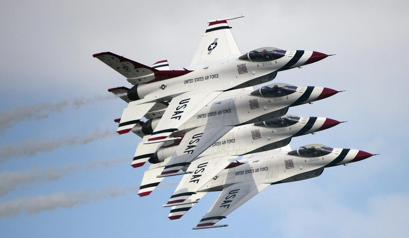 Máy bay chiến đấu F-16 Thunderbirds của Mỹ. (Ảnh: AFP/ TTXVN)