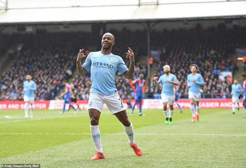 Sterling lập cú đúp giúp Man City chiến thắng.
