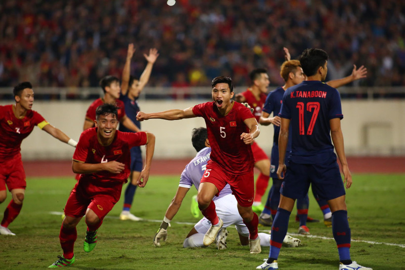 Tiến Dũng ăn mừng bàn thắng, nhưng trọng tài không công nhận. (Ảnh: Nguyên An/Vietnam+)