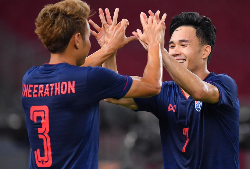 Supachok và Theerathorn (số 3) mang chiến thắng về cho Thái Lan.