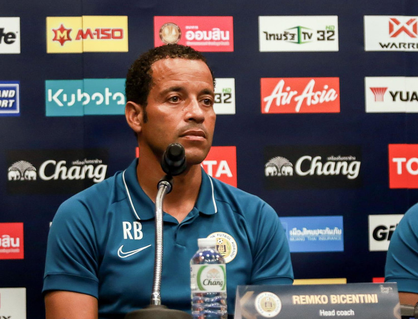 Huấn luyện viên Remko Bicentini của Curacao. (Ảnh: Nguyên An/?Vietnam+)