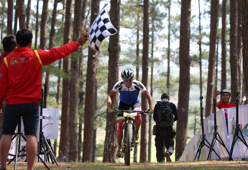 Đinh Văn Linh (BIB: 7018) về nhất ở cự ly 70km.