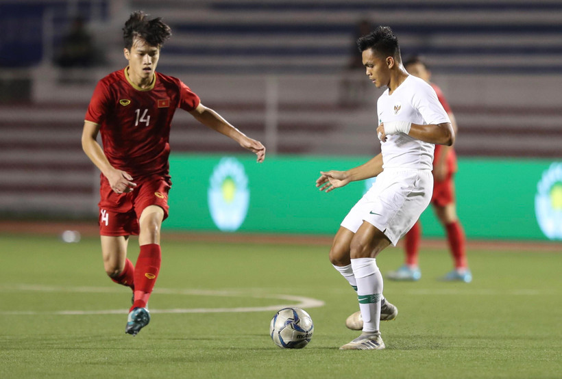 U22 Việt Nam sẽ tái ngộ U22 Indonesia vào ngày mai 10/12. (Ảnh: Hoàng Linh/TTXVN)