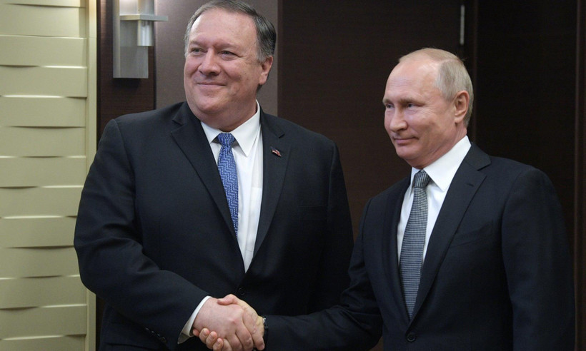 Tổng thống Nga Vladimir Putin gặp Ngoại trưởng Mỹ Mike Pompeo. (Nguồn: EPA)