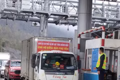 Miễn phí đường bộ cho tất cả các đoàn xe cứu trợ khi đi qua các trạm thu phí do Đèo Cả quản lý vận hành kể từ 23/11/2025. (Ảnh: PV/Vietnam+)