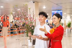 Bộ Nội vụ đề xuất chọn phương án nghỉ Tết từ ngày 28 tháng Chạp để lao động xa quê có thời gian di chuyển, chuẩn bị Tết. (Ảnh: PV/Vietnam+)