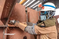 Việc công bố Kế hoạch vay, trả nợ công hằng năm giúp Việt Nam tiệm cận nhanh chóng với các thông lệ tốt nhất trên thế giới về quản lý nợ. (Ảnh: Vietnam+)