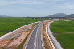 Một dự án thành phần cao tốc Bắc-Nam phía Đông được hoàn thành và đưa vào khai thác. (Ảnh: Việt Hùng/Vietnam+)