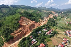 Dự án cao tốc Hữu Nghị-Chi Lăng sẽ thông tuyến vào cuối năm nay. (Ảnh: PV/Vietnam+)