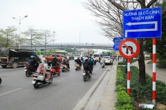 Phương tiện lưu thông qua nút giao Cổ Linh, thành phố Hà Nội. (Ảnh: Hoài Nam/Vietnam+)