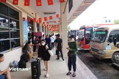 Nhiều nhà xe cắt giảm chuyến, tính toán nâng cước trong bối cảnh giá xăng dầu tăng cao. (Ảnh: Hoài Nam/Vietnam+)