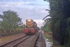Một đoàn tàu chở hàng của Tổng công ty Đường sắt Việt Nam. (Ảnh: PV/Vietnam+)