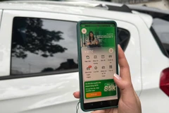 Từ ngày 1/10: Lái xe cần có tài khoản giao thông để qua trạm thu phí. (Ảnh: PV/Vietnam+)