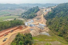 Nhà thầu tăng tốc thi công Dự án cao tốc Đồng Đăng-Trà Lĩnh. (Ảnh: PV/Vietnam+)