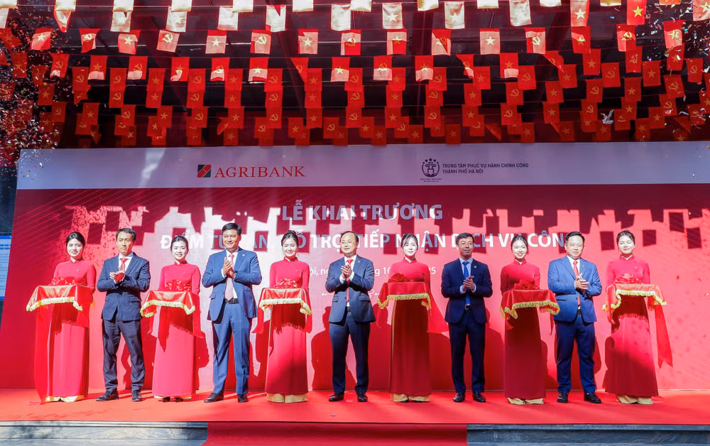 anh-6-cac-dai-bieu-cat-bang-khai-truong-diem-tu-van-ho-tro-tiep-nhan-dich-vu-cong-tai-hoi-so-chi-nhanh-ha-noi-i.jpg