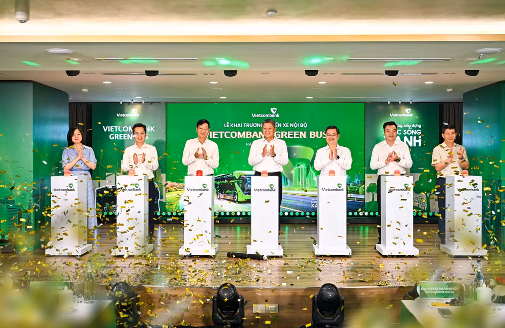 20250612-green-bus-anh-2.jpg