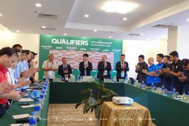 Các thành viên tham dự cuộc họp hòa trong niềm vui chung trong ngày kỷ niệm 80 năm Quốc khánh Việt Nam. (Ảnh: VFF)