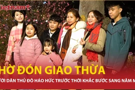 Người dân Thủ đô háo hức chờ đón khoảnh khắc Giao thừa Xuân Ất Tỵ 2025 