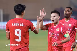 Công an Hà Nội nới rộng cách biệt với đội nhì bảng lên thành 9 điểm khi giải còn 6 vòng đấu. (Ảnh: Việt Anh/Vietnam+)