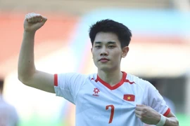 Tiền đạo Đình Bắc lập cú đúp ở trận mở màn SEA Games 33. (Ảnh: TTXVN)