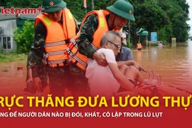 Con Cuông "oằn mình" sau lũ lụt, 5 xã ở Nghệ An vẫn bị cô lập