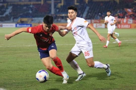 Công an Hà Nội (áo đỏ) giành chiến thắng 2-1 trước Thể Công-Viettel ở vòng 14 V-League 2024-2025.