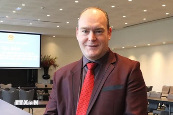 Ông Eric Van Vaerenbergh, chuyên gia năng lượng và giảng viên Trường Cao đẳng Kỹ nghệ Brussels (ECAM). (Ảnh: TTXVN phát)