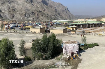 Cửa khẩu Torkham ở biên giới Pakistan-Afghanistan. (Ảnh: THX/TTXVN)