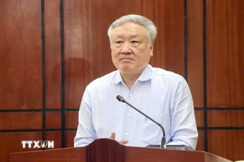 Phó Thủ tướng thường trực Nguyễn Hòa Bình phát biểu tại buổi làm việc. (Ảnh: Sỹ Thắng/TTXVN)