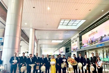 TP Hồ Chí Minh chào đón đoàn khách trên chuyến bay charter đầu tiên từ Iran. (Ảnh: VGP)