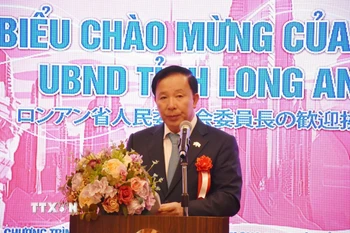 Chủ tịch UBND tỉnh Long An Nguyễn Văn Út phát biểu tại “Chương trình xúc tiến đầu tư - thương mại Long An - Nhật Bản năm 2025”. (Ảnh: Nguyễn Tuyến/TTXVN)