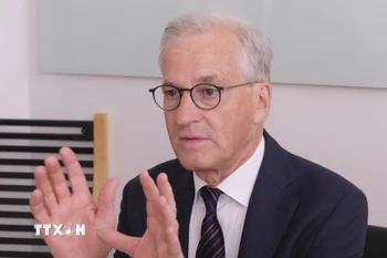 Thủ tướng Na Uy Jonas Gahr Store. (Ảnh: THX/TTXVN)