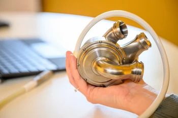 BiVACOR là trái tim nhân tạo cấy ghép đầu tiên trên thế giới có thể thay thế hoàn toàn tim người. (Ảnh: BiVACOR)