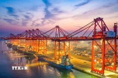 Quang cảnh cảng hàng hóa tại tỉnh Hà Bắc, Trung Quốc. (Nguồn: THX/TTXVN)