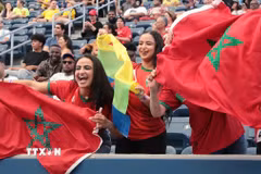 Cổ động viên Maroc vỡ òa niềm vui sau khi đội nhà ghi bàn mở tỷ số trong trận ra quân bảng C World Cup 2026 trên sân vận động MetLife ở New York/New Jersey. (Ảnh: Thanh Tuấn/TTXVN)