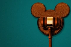 Theo Ủy ban Thương mại Liên bang Mỹ, Disney đã không gắn nhãn một số video trên YouTube là “dành cho trẻ em” khi đăng tải lên nền tảng. (Nguồn: Axios)