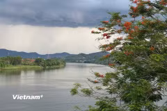 Vẻ đẹp thơ mộng của dòng sông Hương. (Nguồn: Vietnam+)