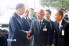 Chủ tịch Quốc hội Thái Lan Sophon Saram đón Tổng Bí thư, Chủ tịch nước Tô Lâm. (Ảnh: Thống Nhất/TTXVN)