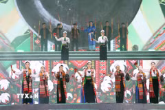 Lễ hội Đền Hùng và Tuần Văn hóa-Du lịch Đất Tổ năm Bính Ngọ 2026 với chủ đề “Linh thiêng nguồn cội - Đất Tổ Hùng Vương” diễn ra tại Quảng trường Hùng Vương (phường Việt Trì). (Ảnh: Thu Hương/TTXVN)