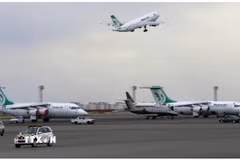 Các máy bay tại một sân bay ở Iran. (Ảnh: IRNA/TTXVN)